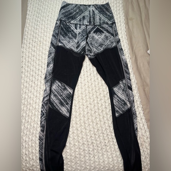 One of a kind/ limited edition Lululemon leggings - Picture 1 of 3